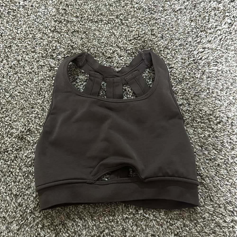 Alphalete sports bra